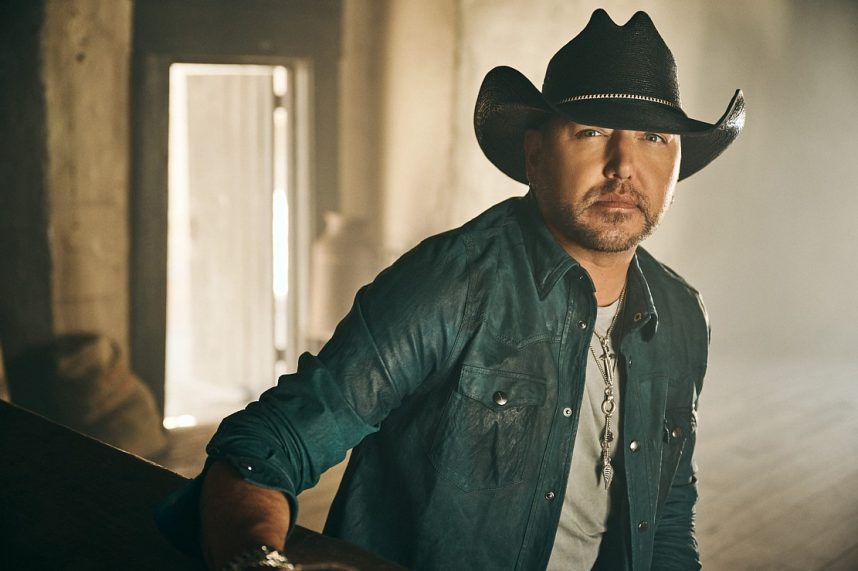 Jason Aldean wearing cowboy hat