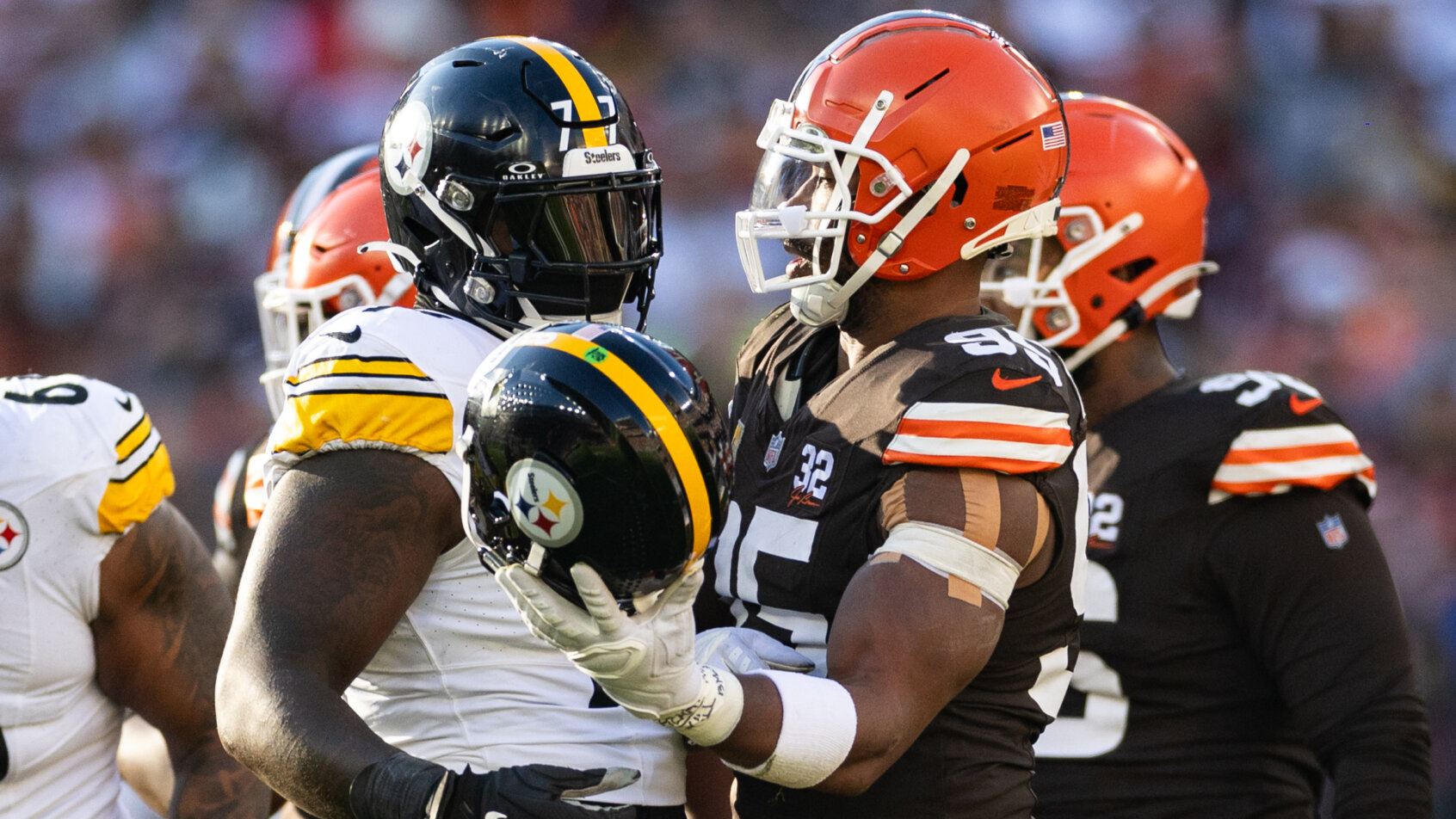 Football players clash during Bengals-Steelers game