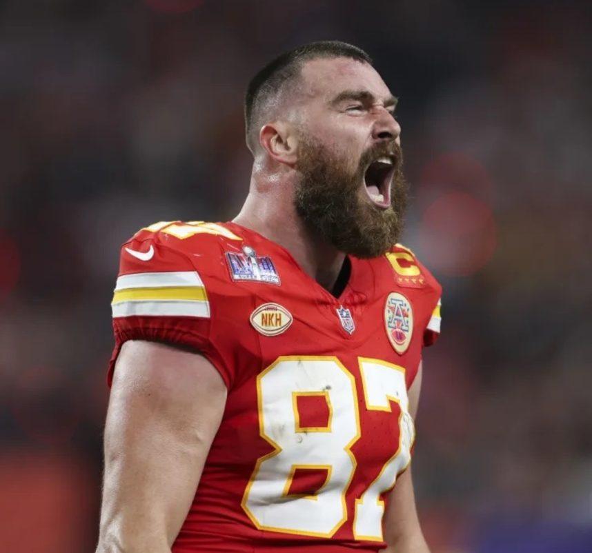 Travis Kelce during NFL game