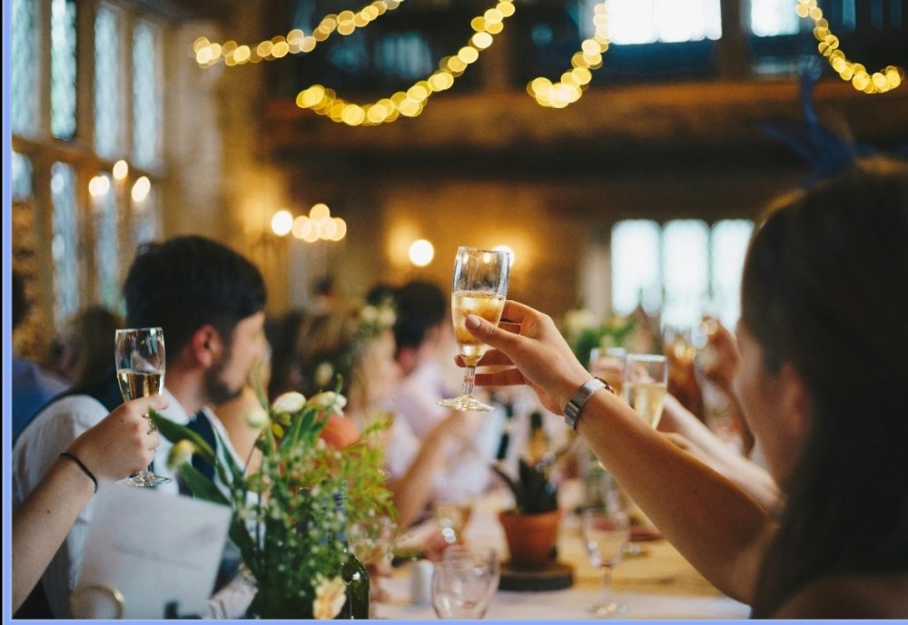 Friends toasting champagne glasses